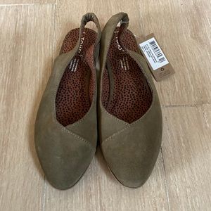Women’s TOMS Julie Slingback in Olive Suede - Size 8